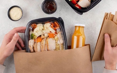 5 sai lầm phổ biến khi sử dụng đồ ăn mang về
