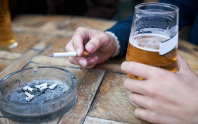 Nặng gánh bệnh tật vì 3 thói quen xấu  