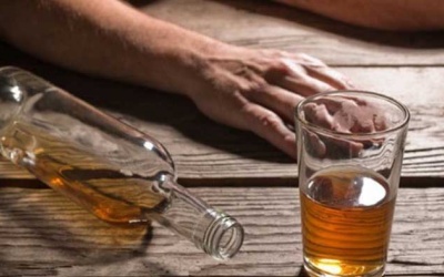 Uống nhiều rượu tăng nguy cơ sa sút trí tuệ