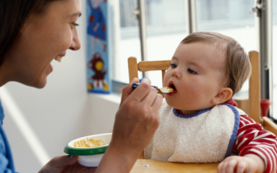 Chế độ dinh dưỡng tối ưu cho sự phát triển trí não của trẻ sơ sinh