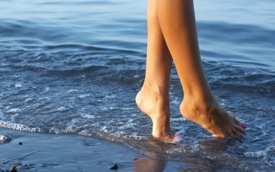 Chăm sóc đôi bàn chân trong thời tiết nắng nóng