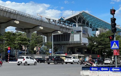 Nắng nóng bao trùm khắp Bắc Bộ và Trung Bộ