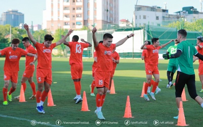 ĐT Việt Nam chia tay 2 cầu thủ đầu tiên, chờ Công Phượng bình phục