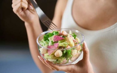 Chế độ ăn ít calo có thể liên quan đến trầm cảm