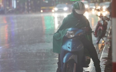 Mưa lớn nhiều nơi trên cả nước, đề phòng lũ quét và sạt lở đất