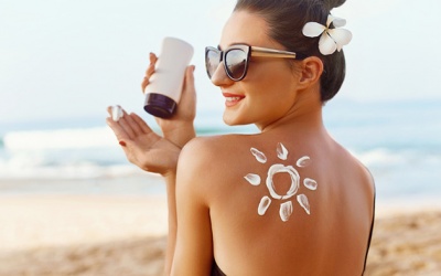 Bí kíp bảo vệ da bất chấp nắng gió khi đi biển 