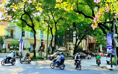 Bắc Bộ và Trung Bộ ngày nắng nóng, chiều tối có mưa to