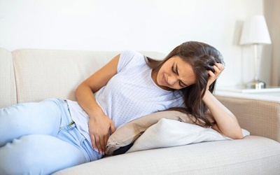 Bị táo bón? Tránh ngay 5 thực phẩm này vào buổi tối