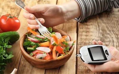 Đường huyết trước khi ăn 9,7mmol/L, nên ăn kiêng gì để ổn định?