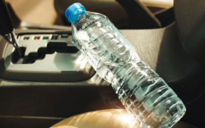 Chai nước nhựa để quên trên xe ô tô nóng: Đừng vội uống!