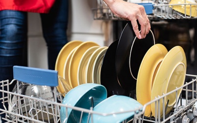 Các vật dụng tuyệt đối không nên cho vào máy rửa bát