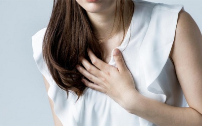 Người trẻ đau ngực khi leo cầu thang, coi chừng thiếu máu cơ tim!