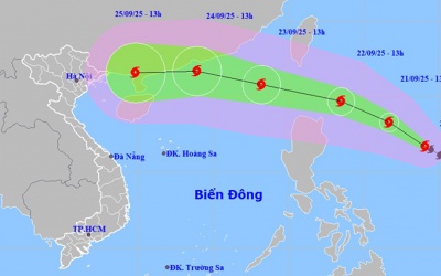 Bão nối bão tiến vào biển Đông
