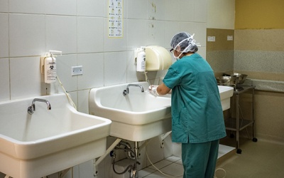 Nhiều quốc gia thiếu hụt dịch vụ y tế thiết yếu 