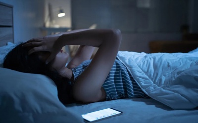 Tuổi mãn kinh có nên dùng melatonin?