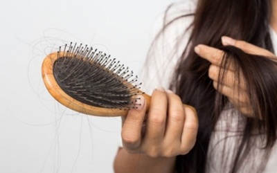 4 thói quen đơn giản có thể ngừa rụng tóc