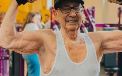 Bí quyết sống khỏe của cụ ông 100 tuổi mê thể hình