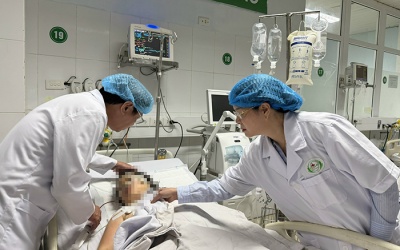 Hành hung cán bộ y tế khi đang làm nhiệm vụ là điều không thể chấp nhận được