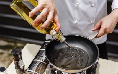 Loại dầu ăn nào tốt cho sức khỏe nên dùng khi nấu ăn?