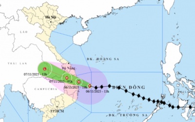 Bão số 13 đổ bộ với sức gió rất mạnh, cảnh báo khu vực nguy hiểm