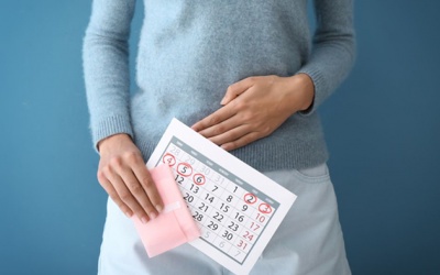 Rong kinh do nhân xơ tử cung phải làm sao?