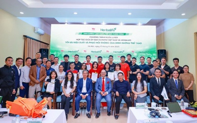 “Tối ưu Hiệu suất và Phục hồi thông qua Dinh dưỡng Thể thao” 