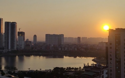 Thời tiết cuối tuần: Đất liền ngày nắng, trên biển cảnh báo sóng lớn