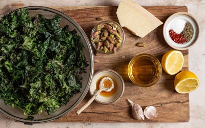 Một nguyên liệu giúp “nâng cấp” món salad cải xoăn