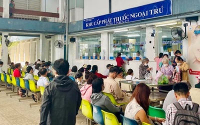 Bộ Y tế nói gì về phản ánh không được cấp thuốc ngoại trú quá 30 ngày?