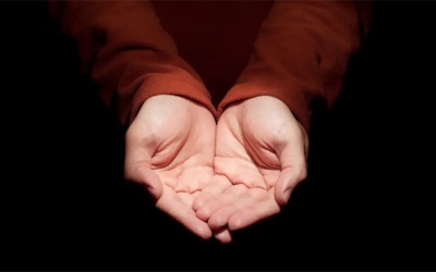 Run chân tay sau phẫu thuật não ở người trẻ tuổi phải làm sao?