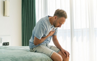 Tim bỏ nhịp khi cúi người, thay đổi tư thế có đáng lo?