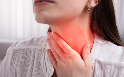 Viêm họng cấp, sốt cao phải làm sao?