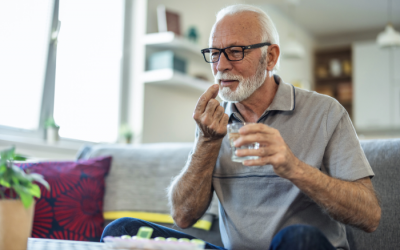 Dùng thuốc ức chế miễn dịch trị vảy nến bị tác dụng phụ, nên làm gì?