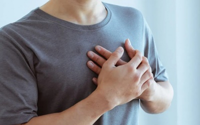 Nam giới bị đau vú: Nguyên nhân do đâu?