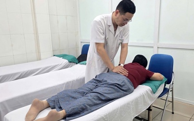 Điều trị đau lưng do trượt đốt sống bằng Y học cổ truyền