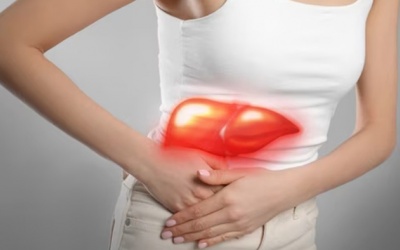 Tại sao phụ nữ tích tụ mỡ gan nhanh hơn sau tuổi 45?