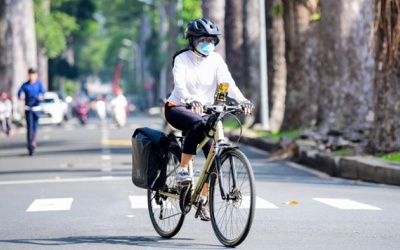 Nhiều nơi trên cả nước nắng nóng như đổ lửa, chưa có dấu hiệu hạ nhiệt
