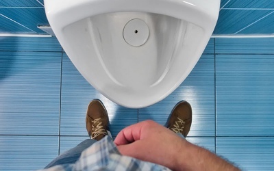 Tiểu không kiểm soát sau khi cắt bao quy đầu phải làm sao?