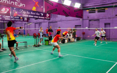Chơi cầu lông an toàn: Đừng chỉ 'xách vợt ra sân là đánh'