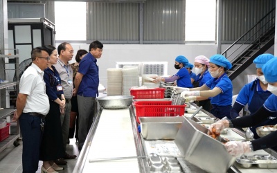 Tháng an toàn thực phẩm 2026: Siết chặt quản lý bếp ăn tập thể, thức ăn đường phố