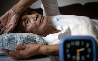 Người cao tuổi bị mất ngủ phải làm sao?