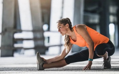 3 động tác yoga giúp giảm căng mỏi cơ gân kheo  