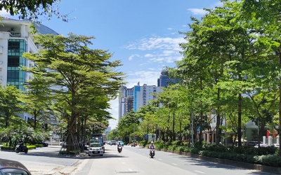 Bắc và Trung Bộ nắng gắt, Nam Bộ mưa dông