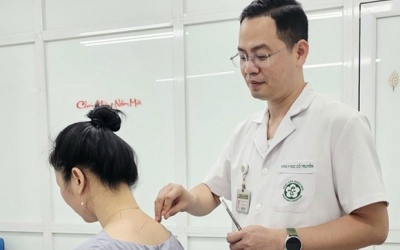 Điều trị đau cổ vai gáy bằng Y học cổ truyền