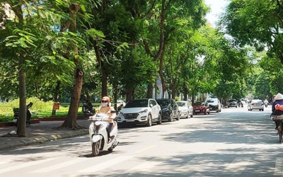 Cả nước ngày nắng nóng, đêm mưa vài nơi