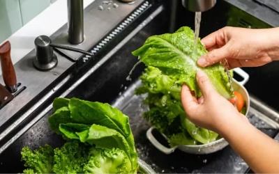 Rửa rau củ quả thế nào để loại bỏ ký sinh trùng Cyclospora?