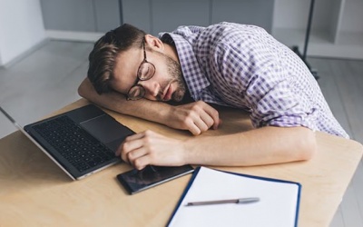 Vì sao ngủ 8 tiếng vẫn mệt mỏi?