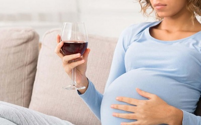 Ngày càng nhiều phụ nữ uống rượu khi mang thai