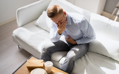 Hay thấy buồn nôn sau ăn nhiều đồ dầu mỡ là bị làm sao?