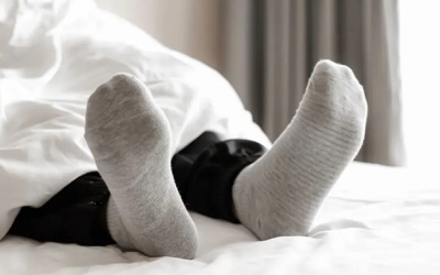 Đi tất có giúp ngủ ngon hơn?